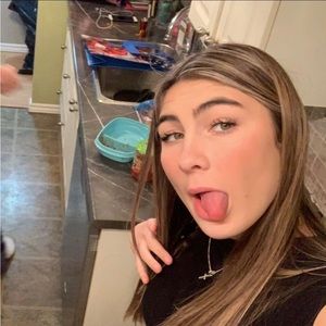 Meet your Posher, Hayley